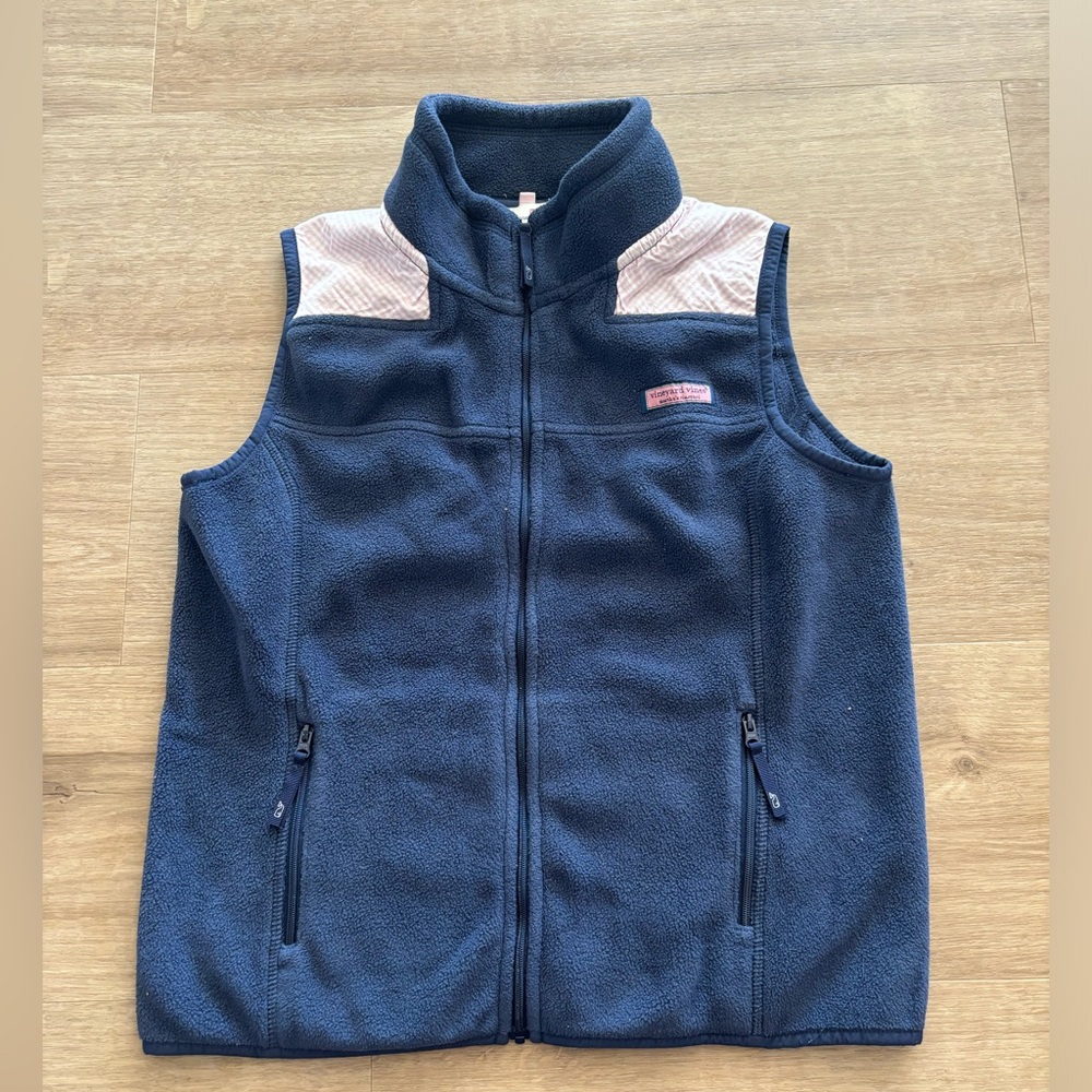 Boys large vineyard vines fleece zip up vest